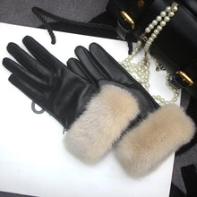 Load image into Gallery viewer, Leather X Fox Fur Touchscreen Glove
