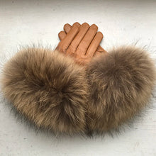 Load image into Gallery viewer, Leather X Fox Fur Touchscreen Glove
