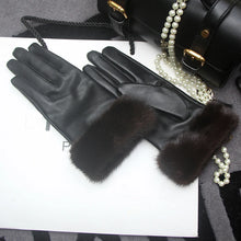 Load image into Gallery viewer, Leather X Fox Fur Touchscreen Glove
