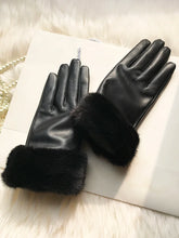 Load image into Gallery viewer, Leather X Fox Fur Touchscreen Glove
