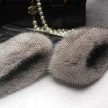 Load image into Gallery viewer, Leather X Fox Fur Touchscreen Glove
